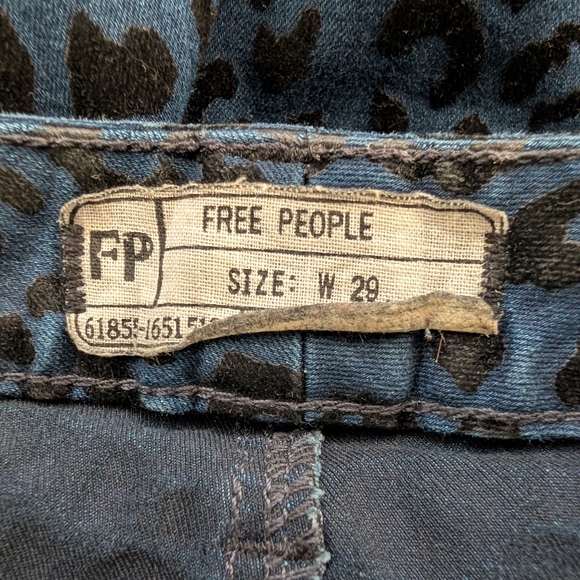 Free People Blue Leopard Print Skinny Jeans Size 29 Women's Denim Animal Print - Picture 11 of 12